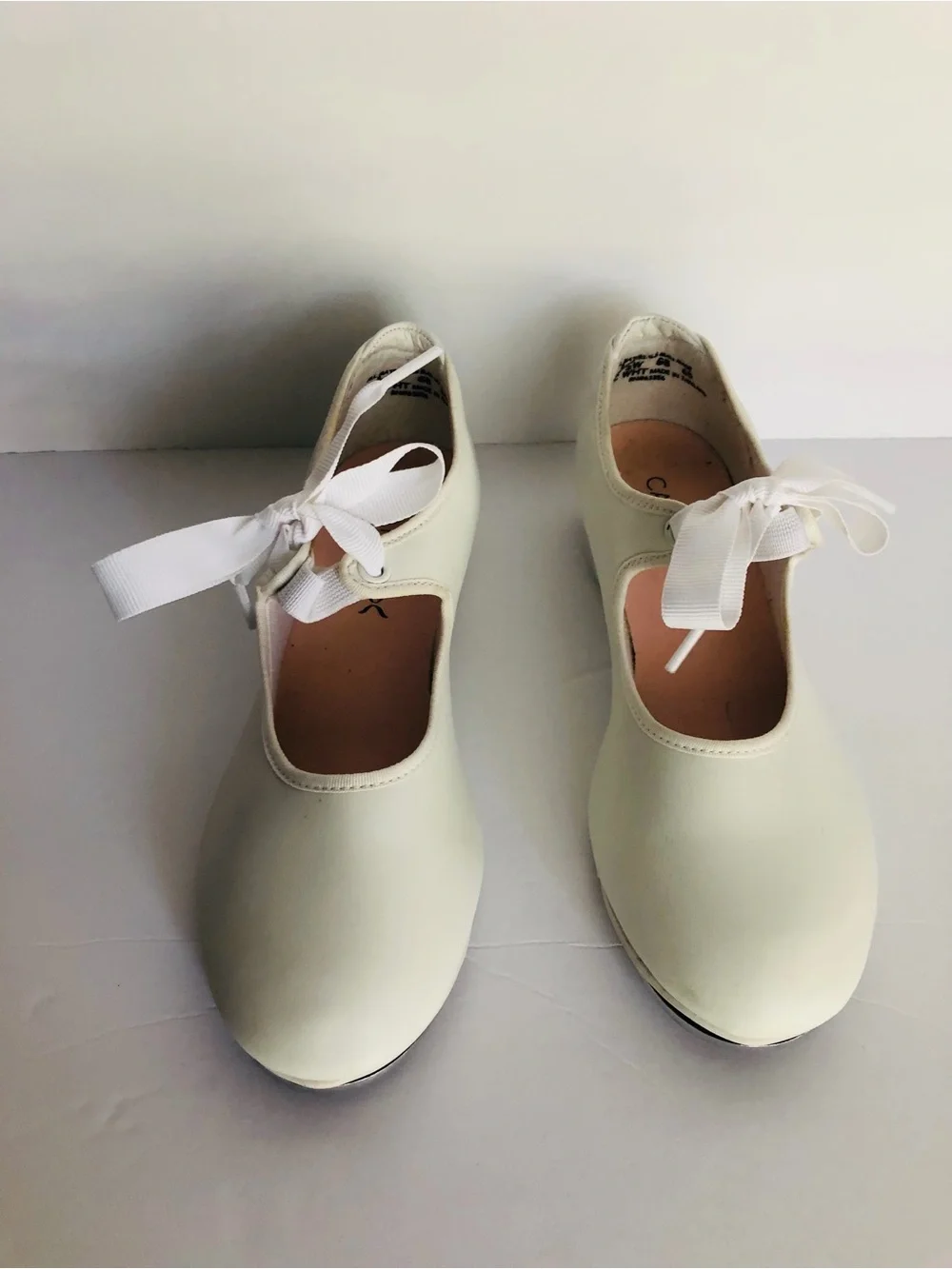 Capezio Jr. Tyette White Tap Shoes Girls Size 2.5W Ribbon Tie N625C